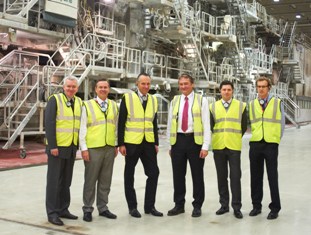 (l to r): Ray Georgeson, Chris Dow, Closed Loop Recycling, Lord de Mauley, Ian Broxup, Aylesford Newsprint, Nick Brown, Coca-Cola Enterprises, Tom Etheridge, Defra